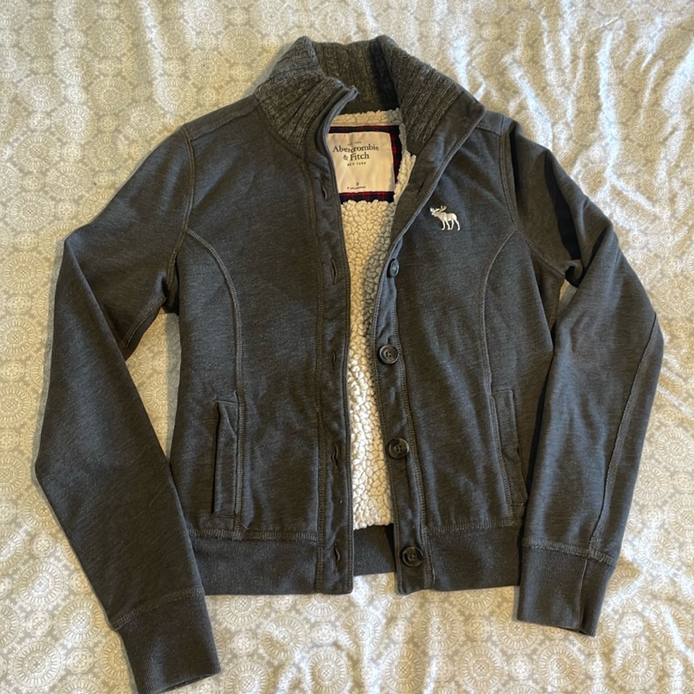 Abercrombie & Fitch Sherpa lined sweater